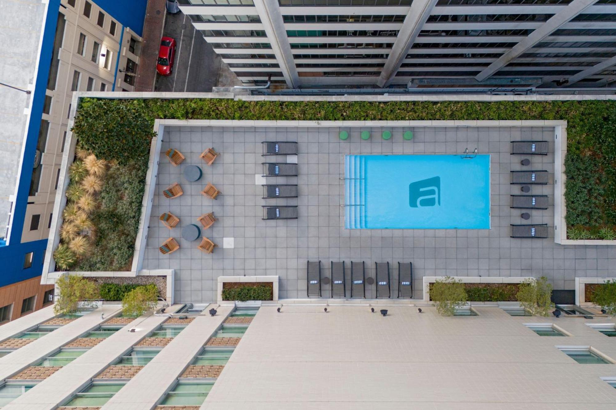 Отель Aloft New Orleans Downtown Экстерьер фото