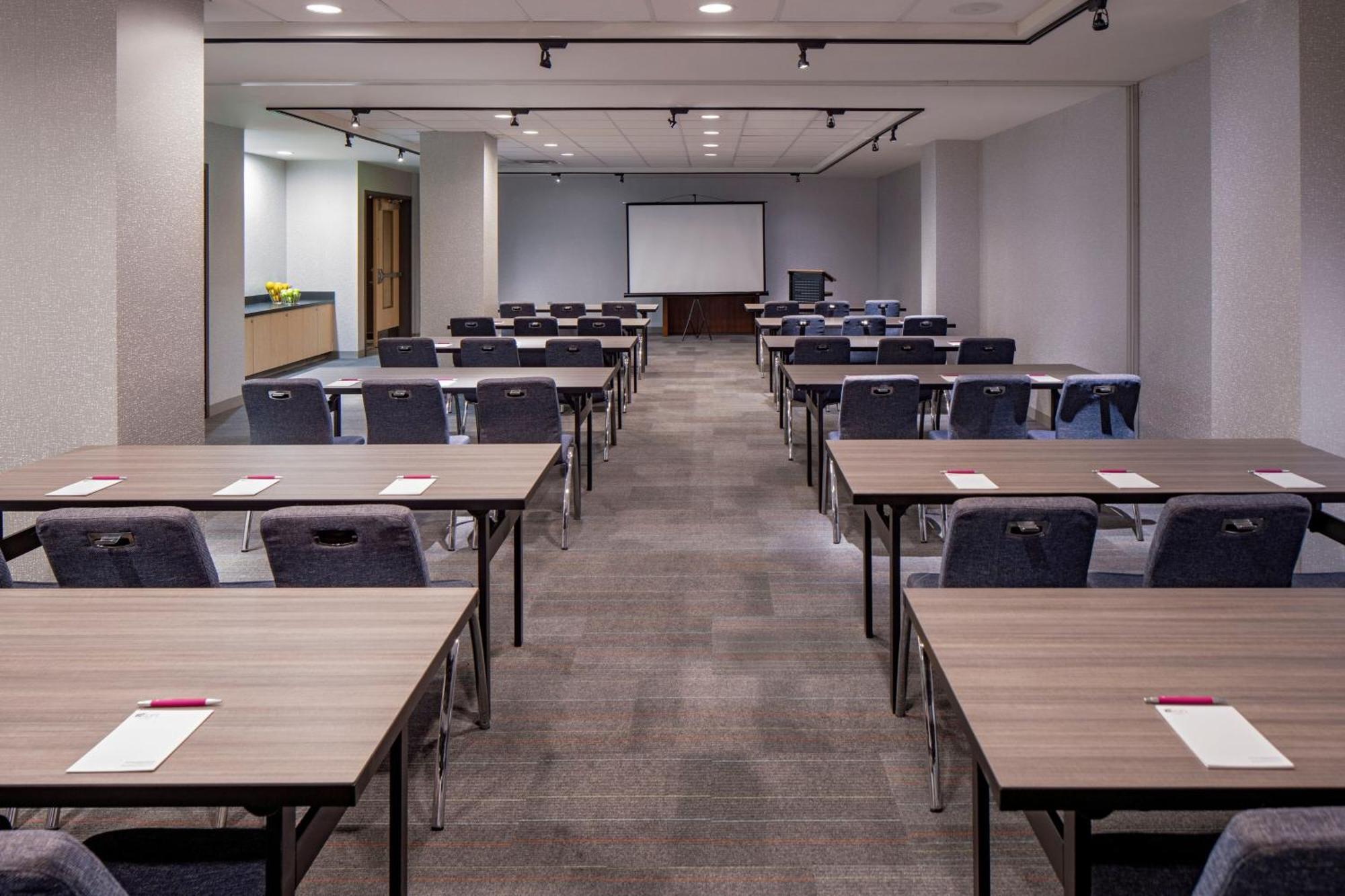 Отель Aloft New Orleans Downtown Экстерьер фото