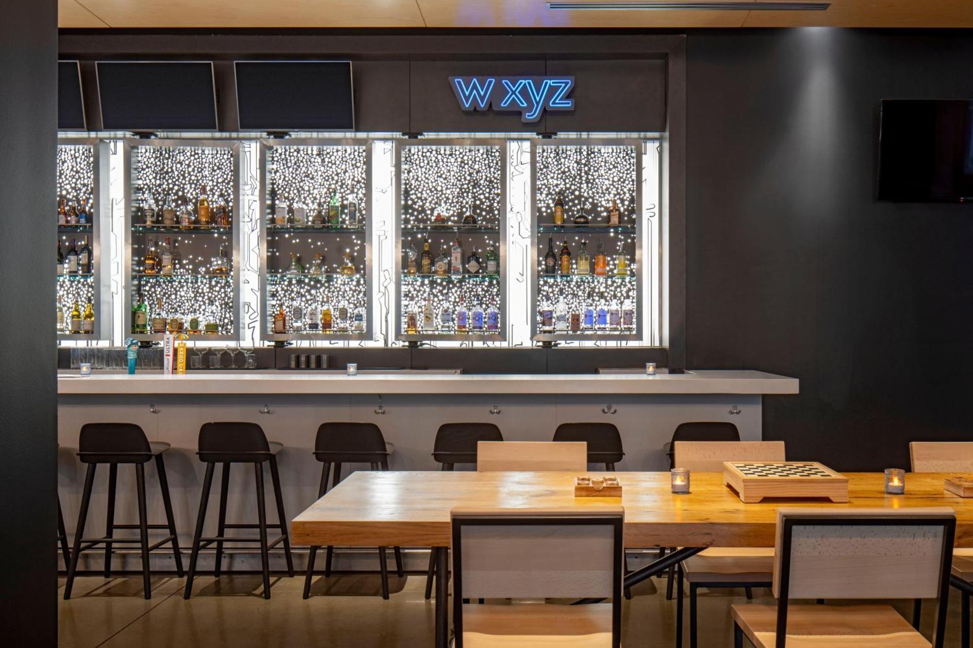 Отель Aloft New Orleans Downtown Экстерьер фото